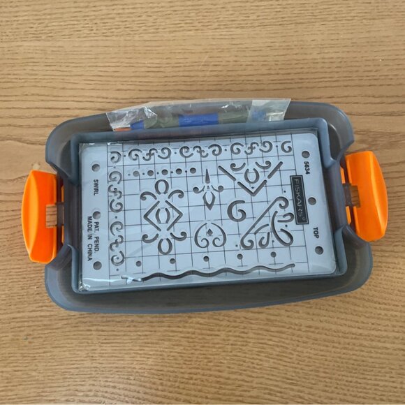 Fiskars Mini-ShapeBoss Portable Embossing System Cards Scrapbook w Stencils Tool - Picture 3 of 9